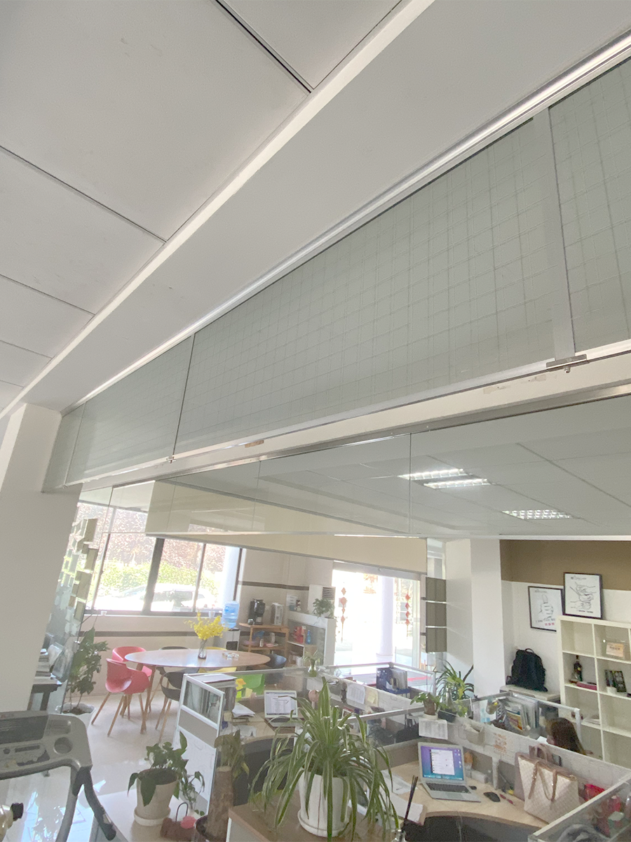 玻璃擋煙垂壁--夾絲玻璃 玻璃擋煙垂壁(夾絲玻璃)