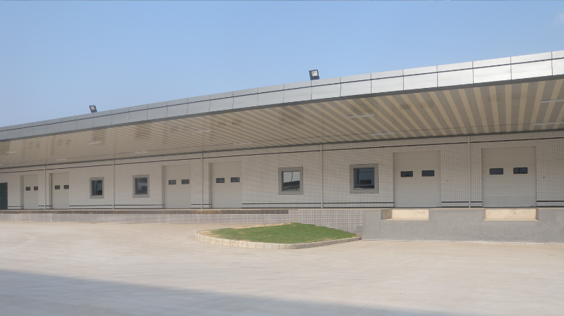 新恒邦工業滑升門